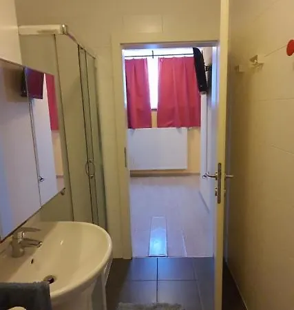 Апартаменти Miky Apartment-south Tirol Мерано